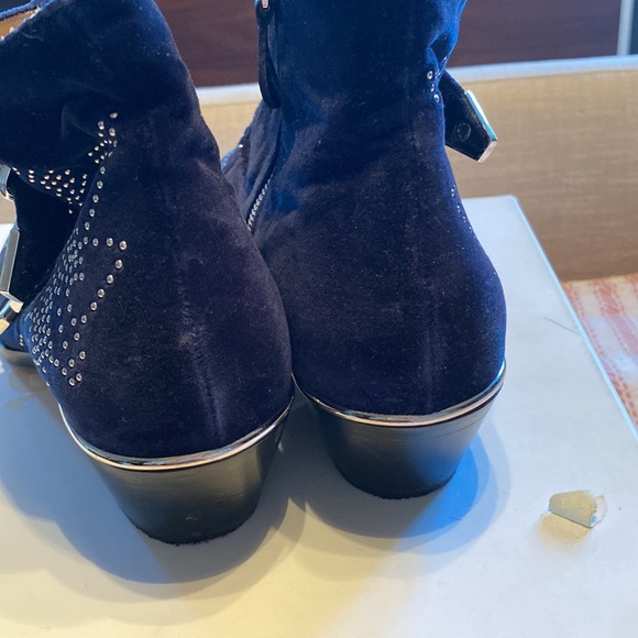 Chloe Susanna Navy Velvet Studded Ankle Bootie EUC Size 7.5/37.5 - Picture 5 of 11